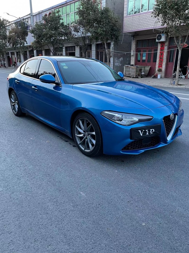 徐州17年阿尔法·罗密欧Giulia3