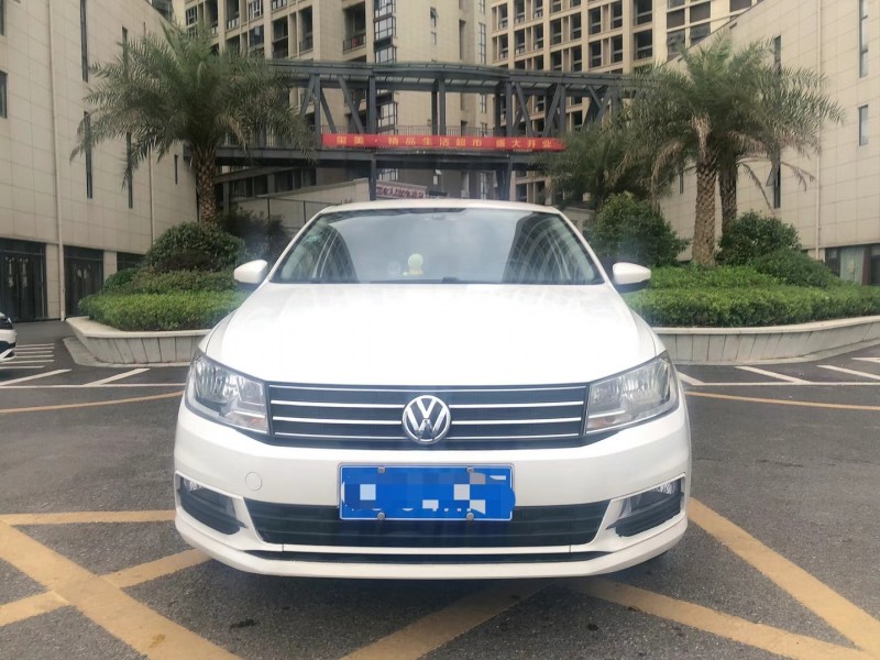 吉安17年大眾桑塔納1