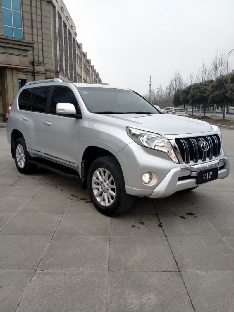 武汉18年丰田普拉多2