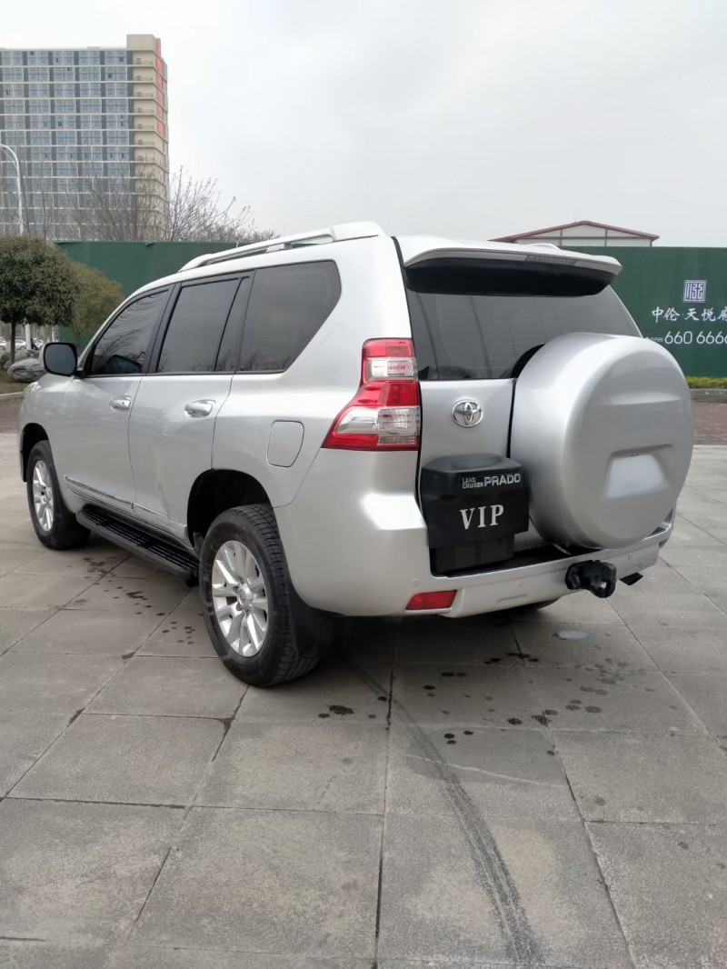 武汉18年丰田普拉多7