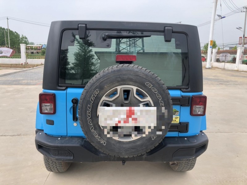 徐州17年Jeep牧馬人1