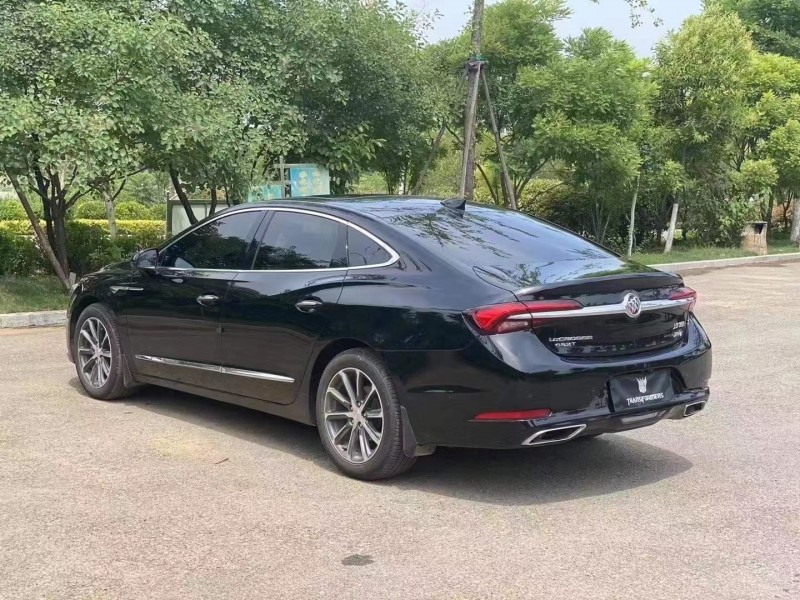 枣庄20年别克君越8