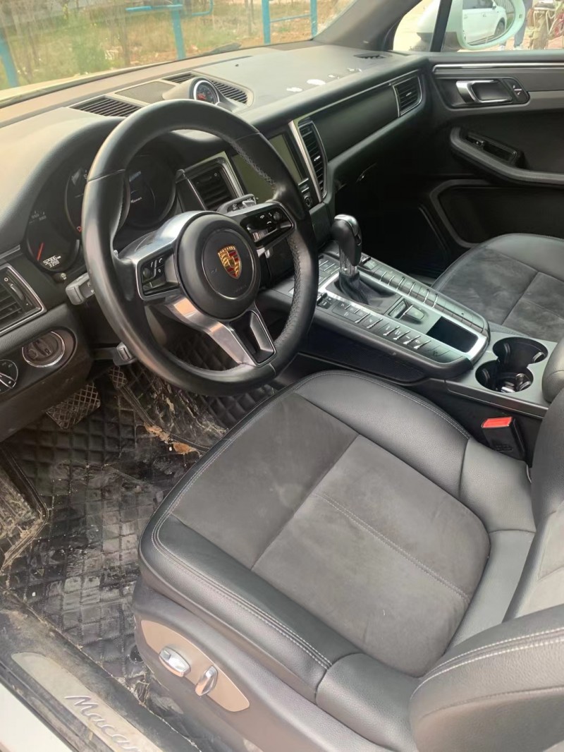 济宁15年保时捷Macan5