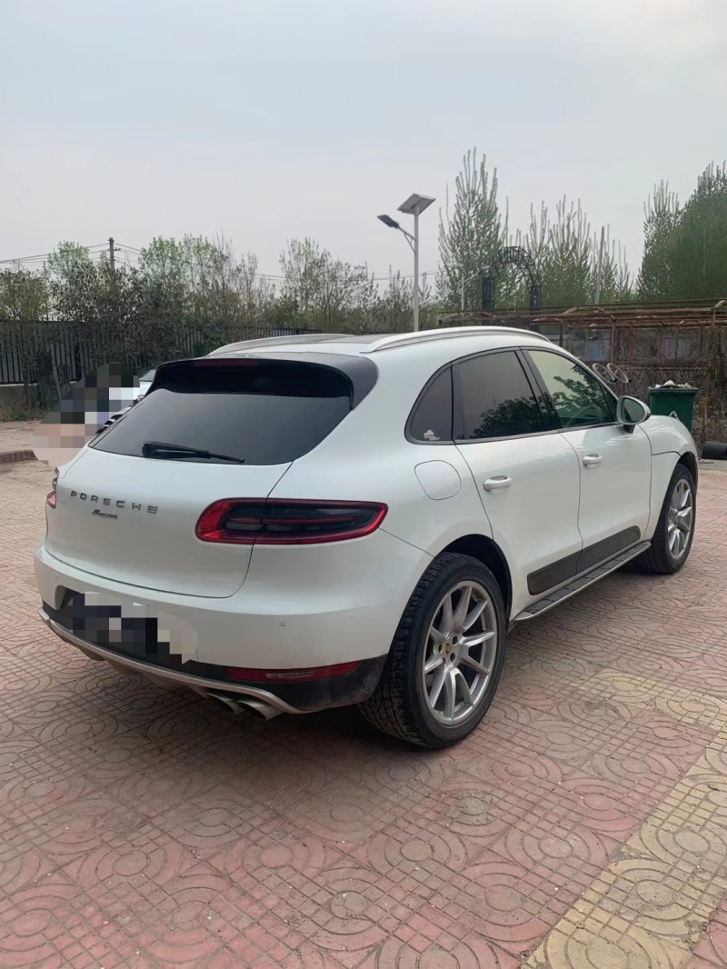 济宁15年保时捷Macan3