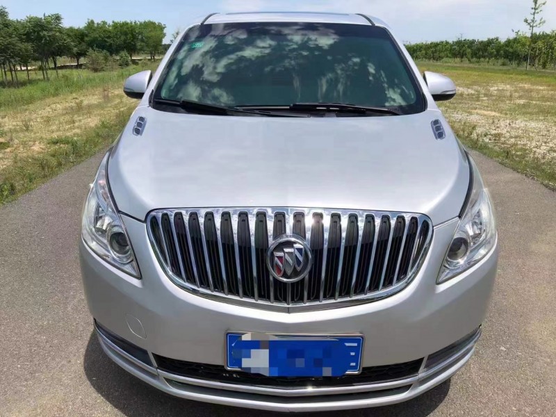 济宁11年别克GL81