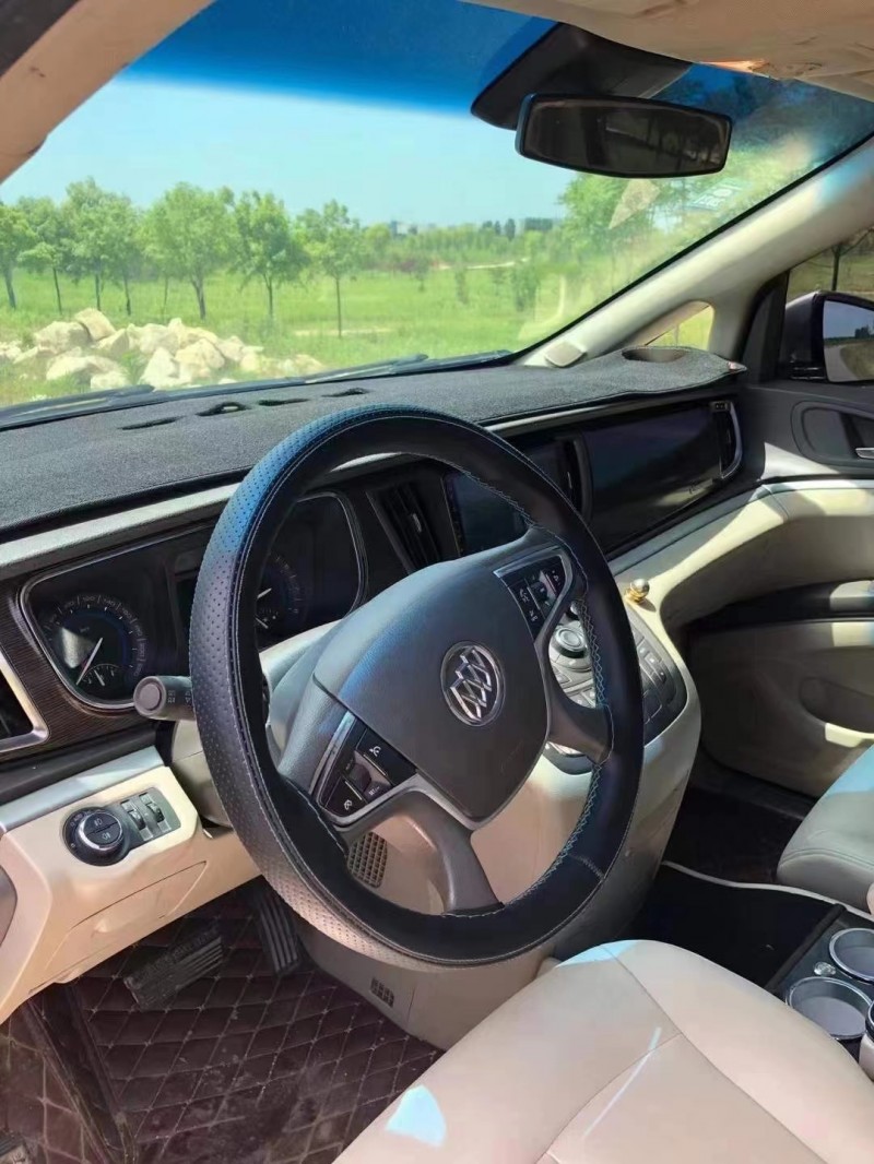 济宁11年别克GL84