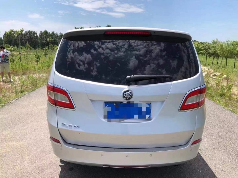 济宁11年别克GL89