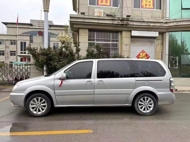 济宁16年别克GL87