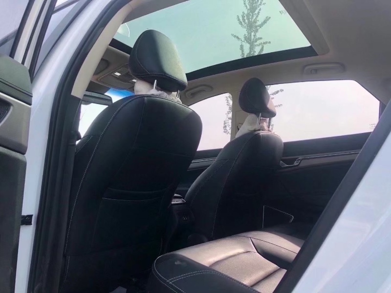 青岛18年吉利帝豪8