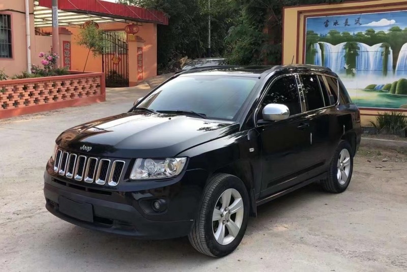 青島11年Jeep指南者4