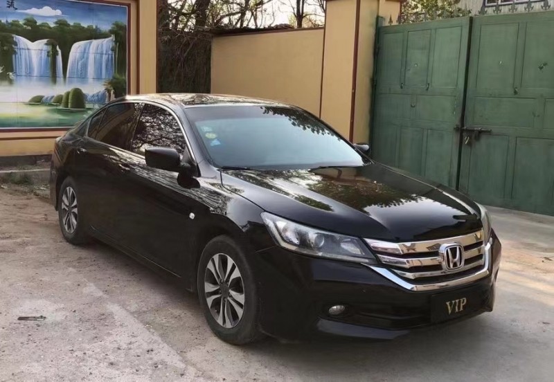 青岛15年本田雅阁4