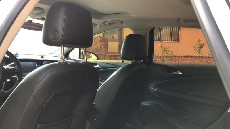 青岛17年别克威朗2