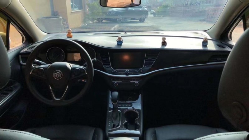 青岛17年别克威朗3