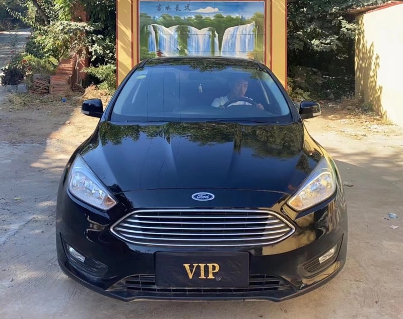 青岛18年福特福克斯6