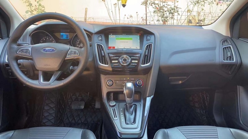 青岛18年福特福克斯3