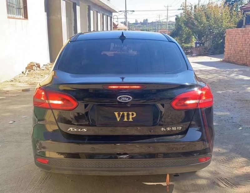 青岛18年福特福克斯1