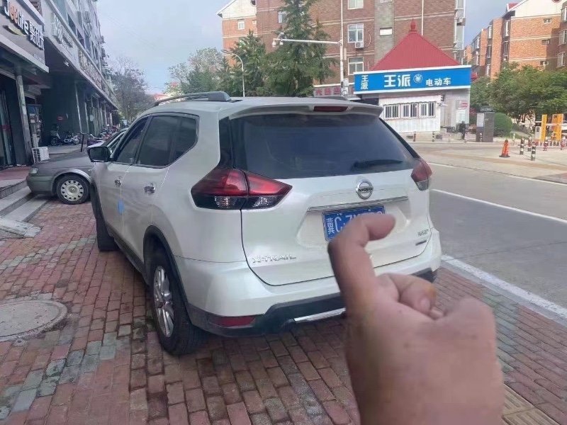 邢台20年日产奇骏3