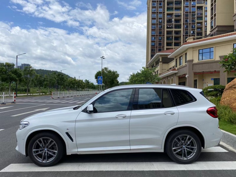 广州19年宝马X36