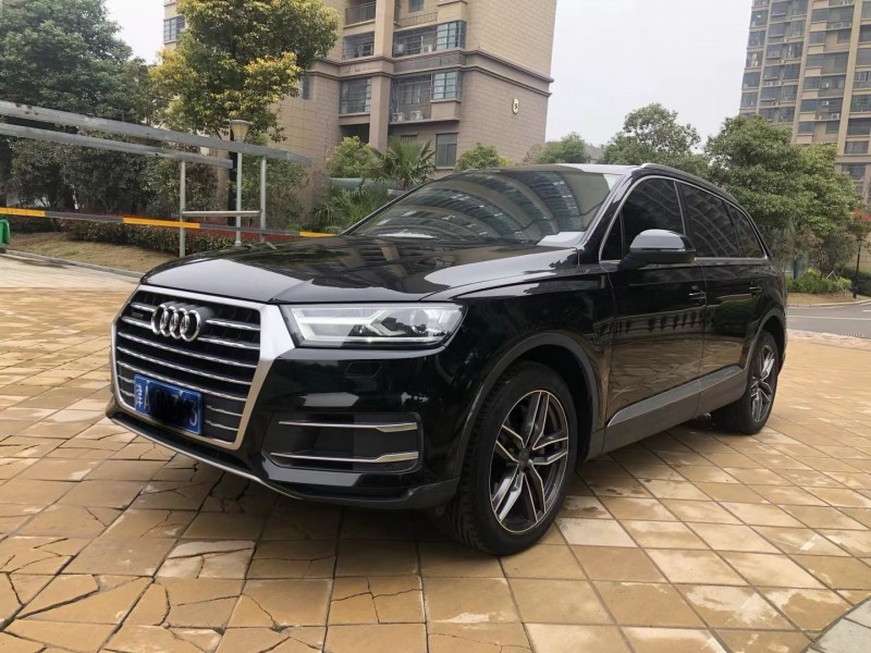 天津16年奧迪Q73