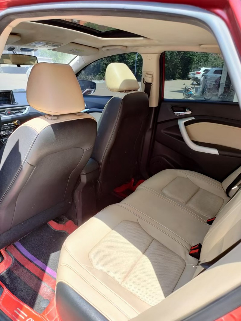 威海15年長安汽車悅翔V75