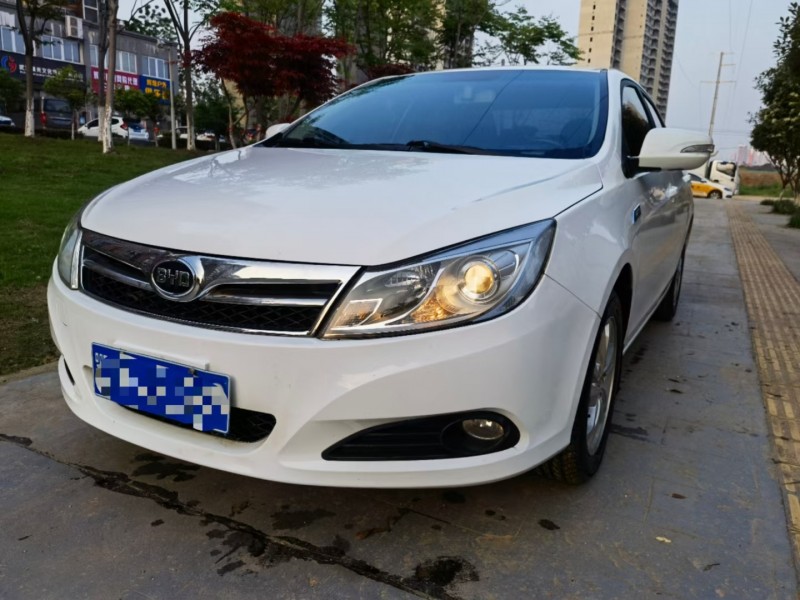 武汉14年比亚迪速锐3