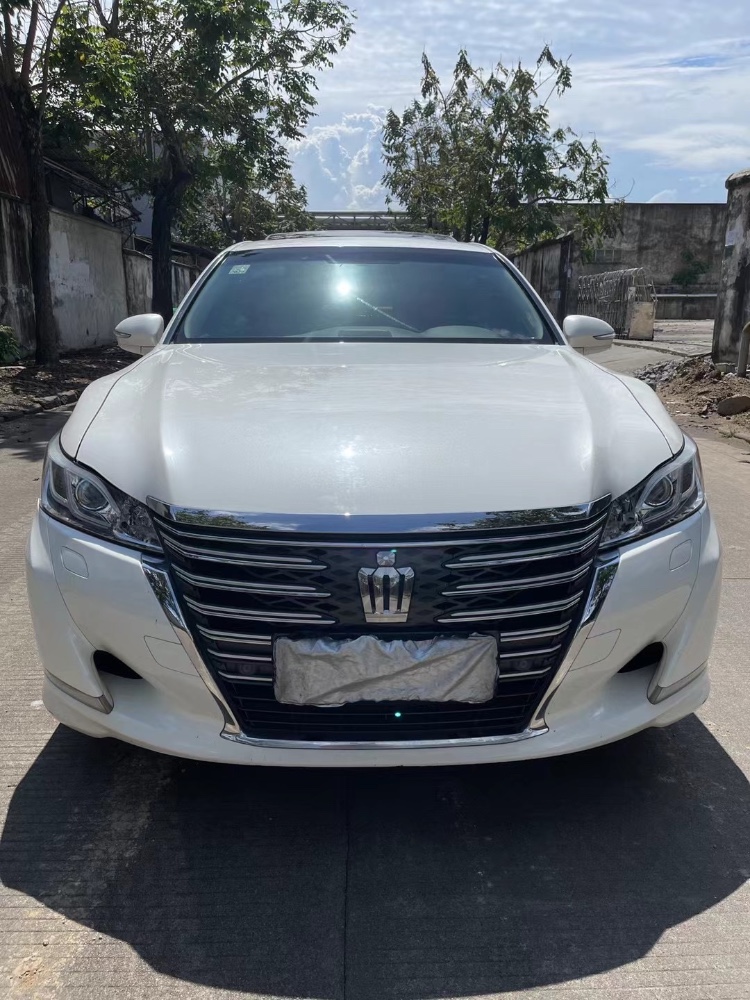 江门16年丰田皇冠9