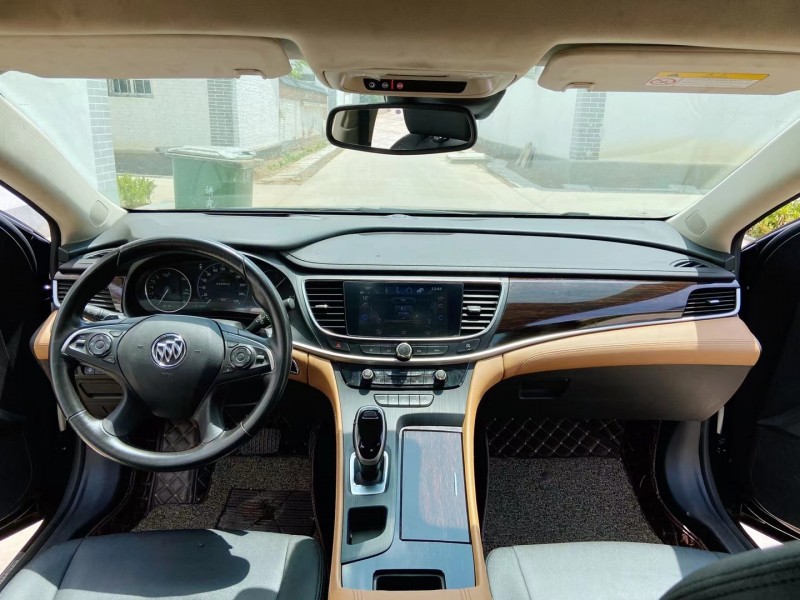 潍坊18年别克君越5