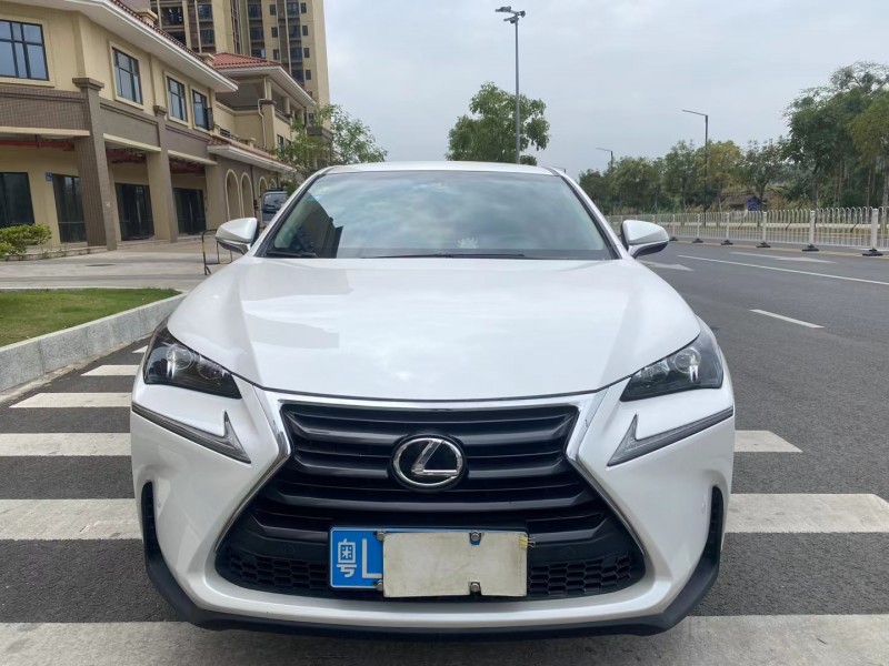广州17年雷克萨斯NX9