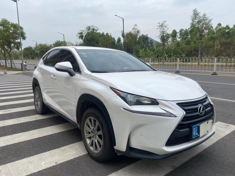 广州17年雷克萨斯NX8