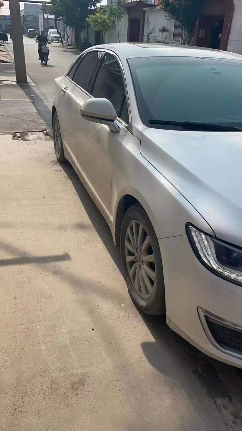 泰安18年林肯MKZ5