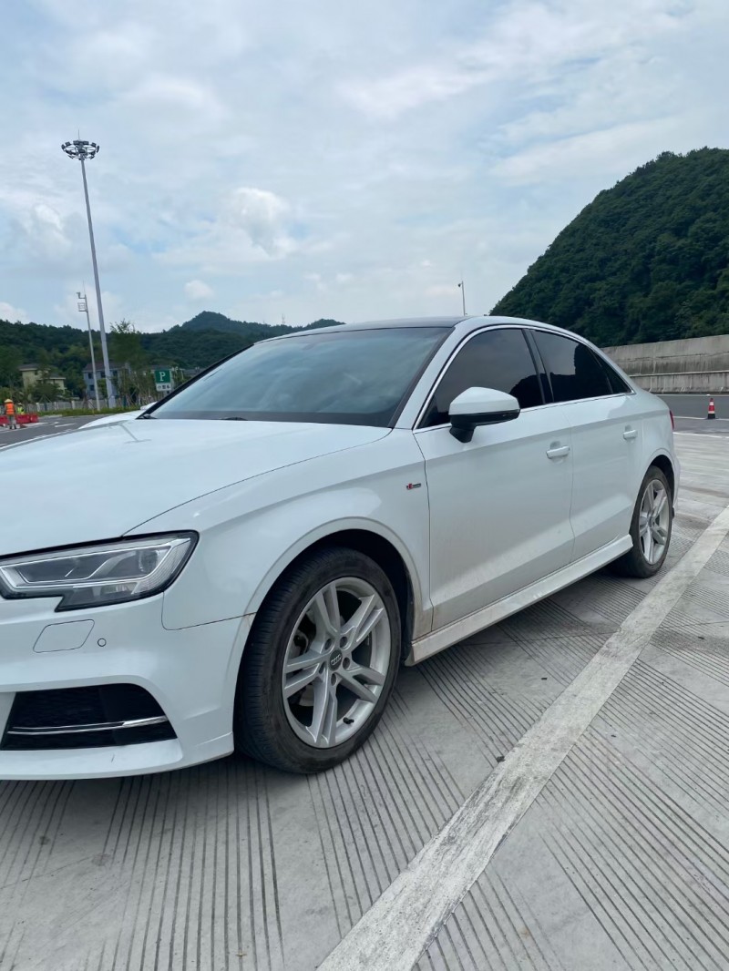 青岛19年奥迪A38