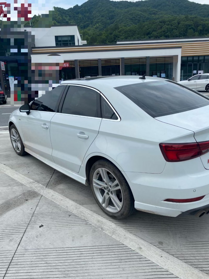 青岛19年奥迪A33