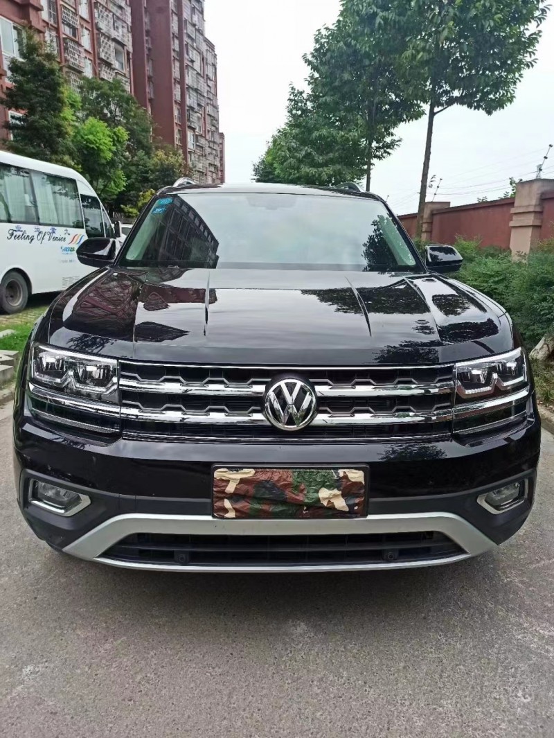 成都20年大众途昂9