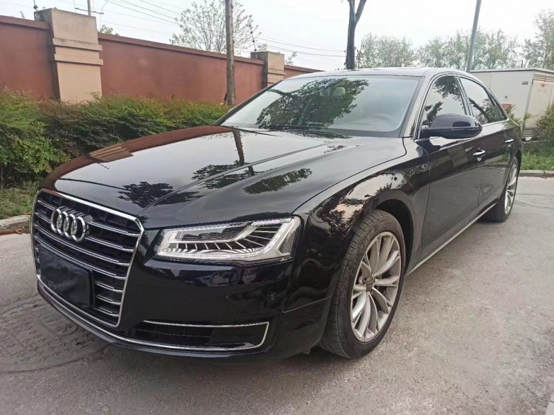 成都15年奥迪A8L8