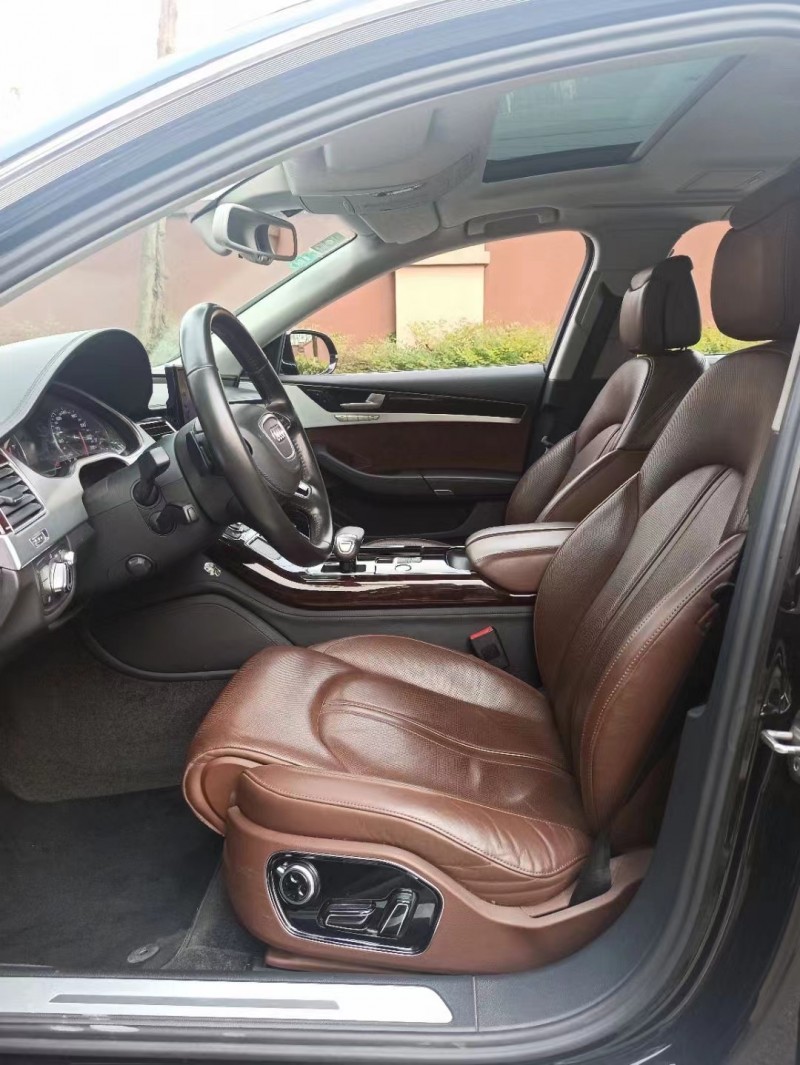 成都15年奥迪A8L5