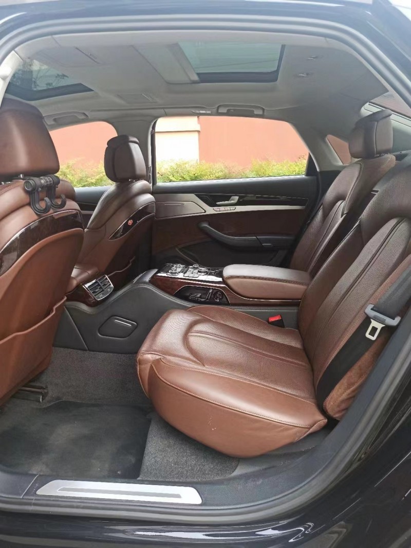 成都15年奥迪A8L4