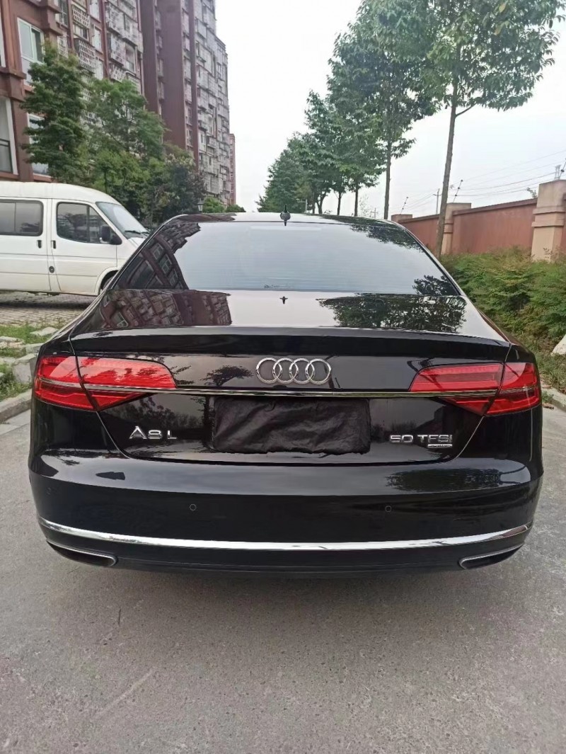 成都15年奥迪A8L1