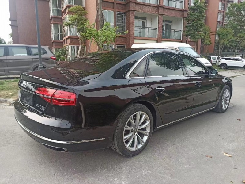 成都15年奥迪A8L2