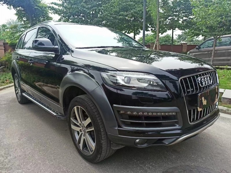 成都13年奥迪Q76