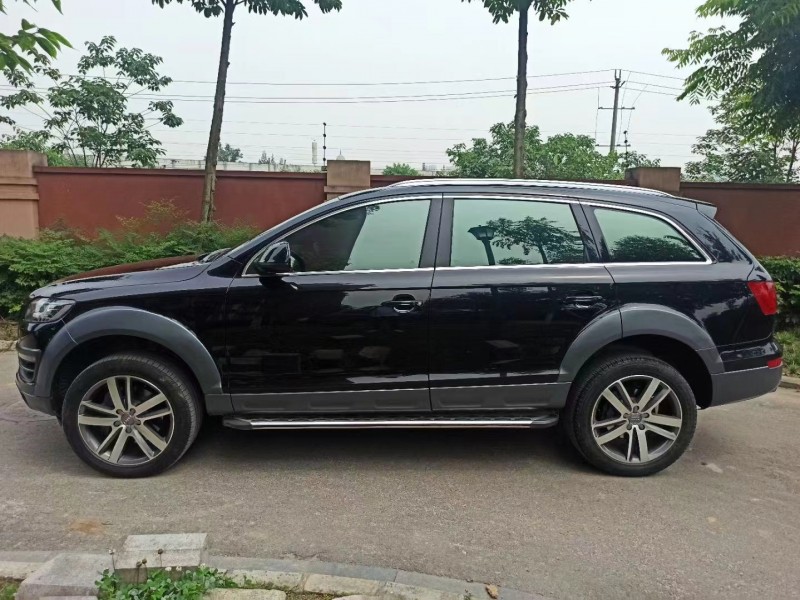 成都13年奥迪Q72