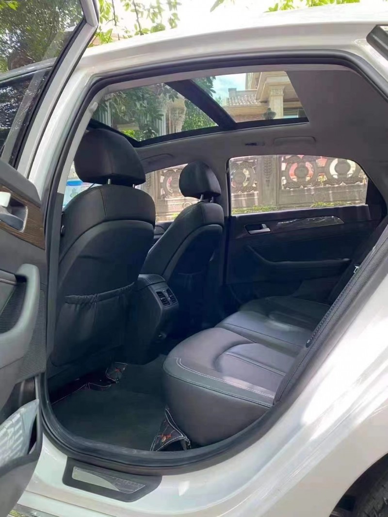 成都20年现代索纳塔八4