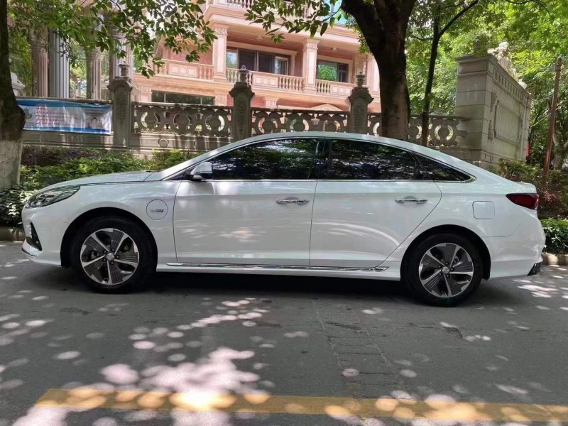 成都20年现代索纳塔八7