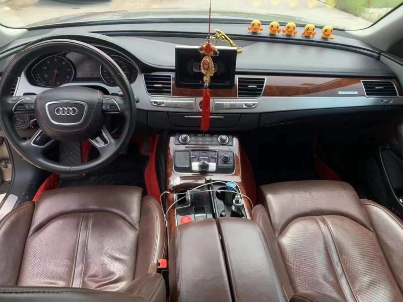 武汉12年奥迪A8L4