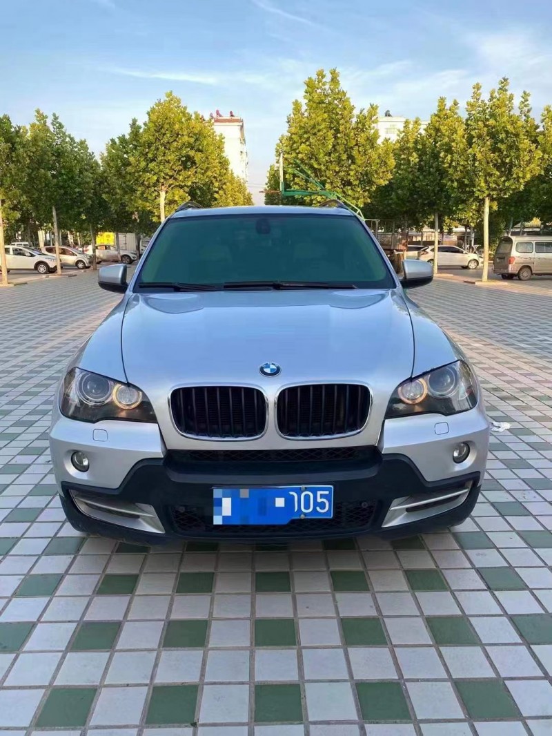 東營09年寶馬X59