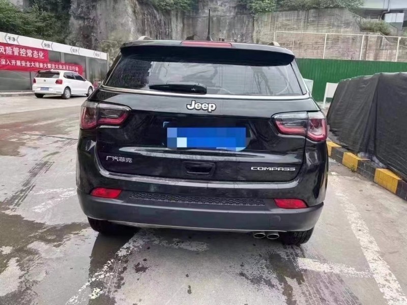 重慶20年Jeep指南者1