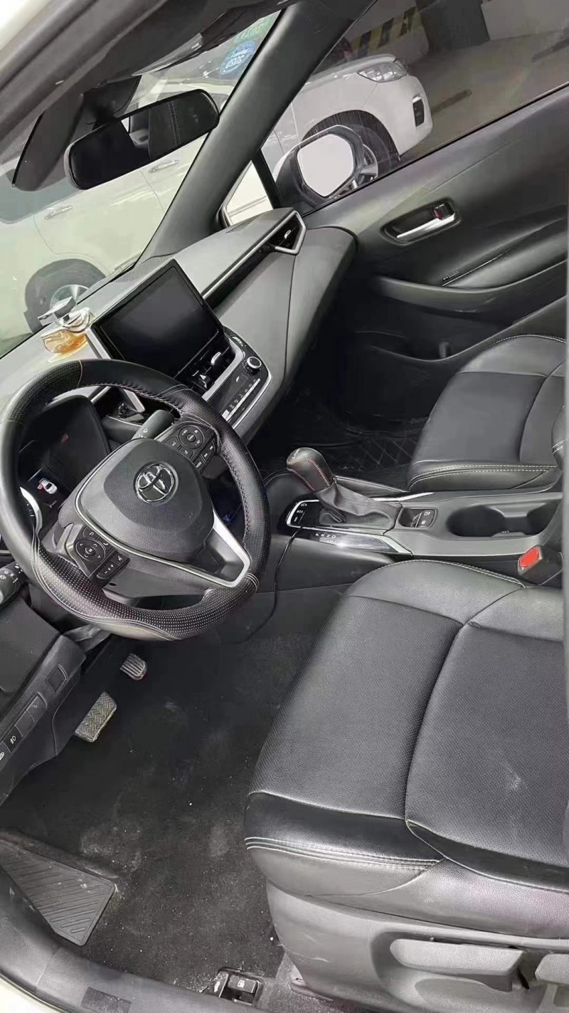 成都19年丰田雷凌7