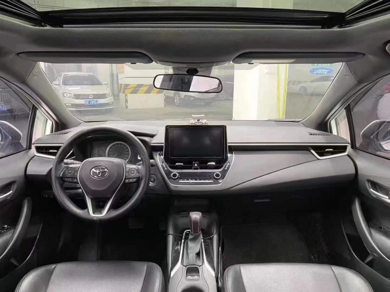 成都19年丰田雷凌6