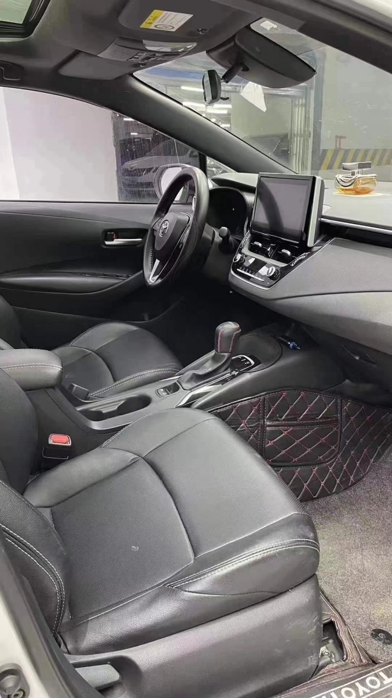 成都19年丰田雷凌5