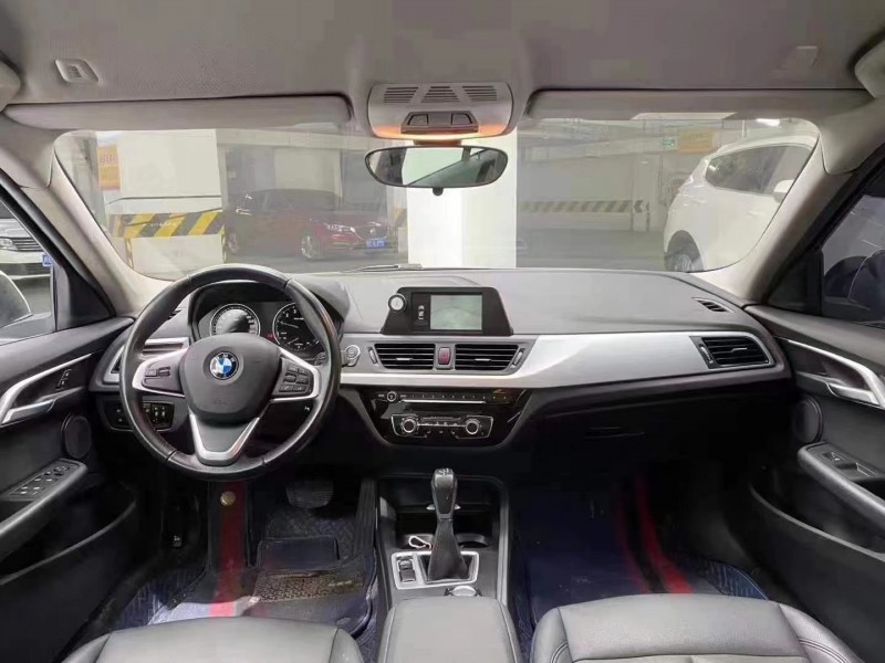 成都19年宝马1系5