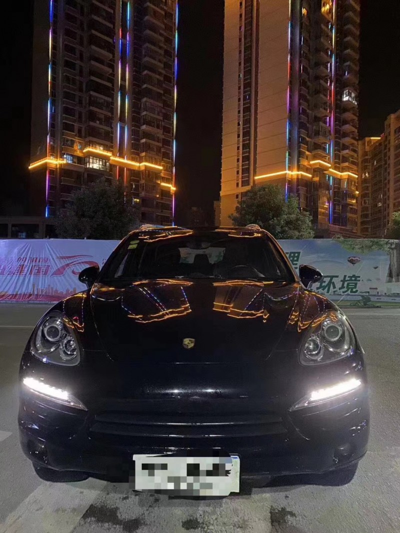 益阳13年保时捷卡宴1